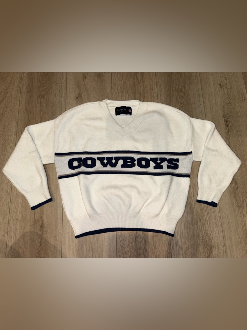Abercrombie & Fitch White COWBOYS Sweater